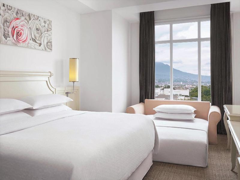Four Points by Sheraton Bandung - Oda