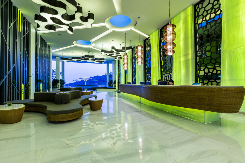 Crest Resort and Pool Villas - Lobi