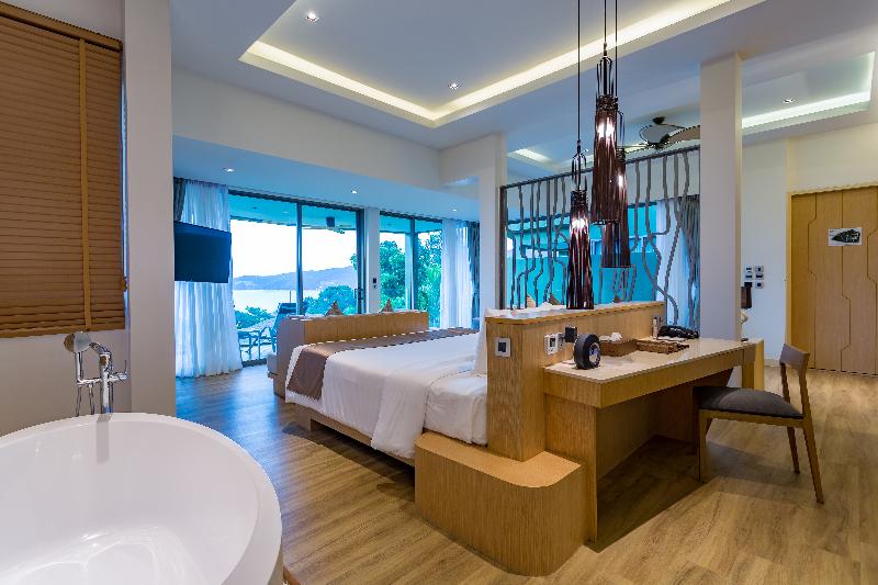 Crest Resort and Pool Villas - Oda