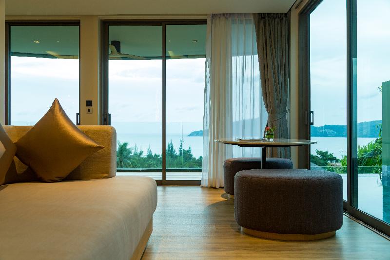 Crest Resort and Pool Villas - Oda
