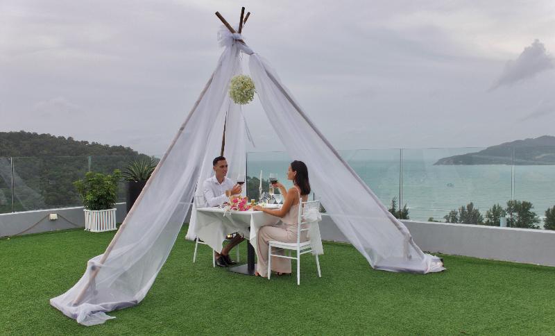 Crest Resort and Pool Villas - Restoran