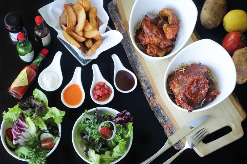 Crest Resort and Pool Villas - Restoran