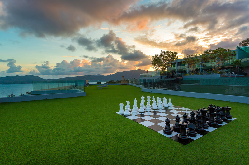 Crest Resort and Pool Villas - Teras