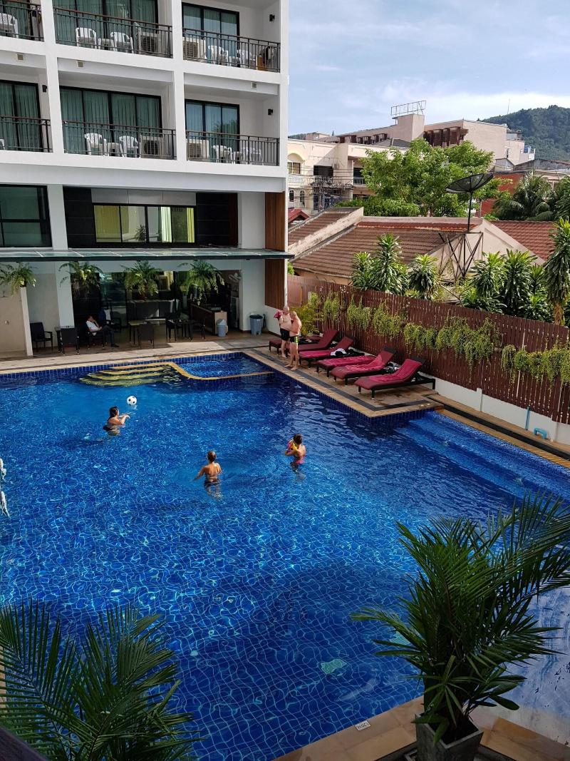 Paripas Patong Resort - Havuz