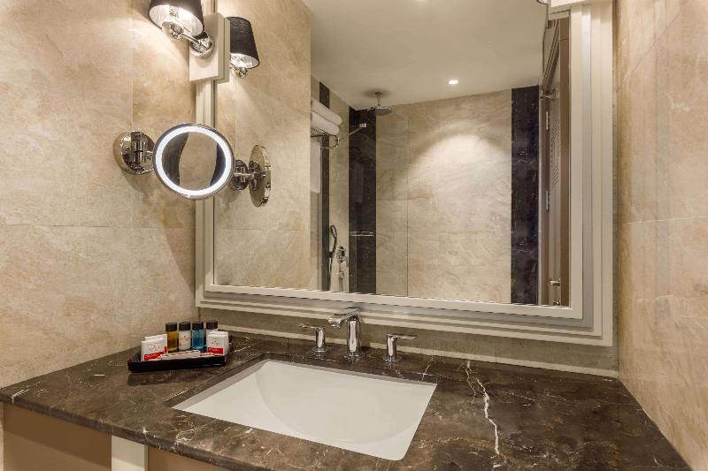 Ramada By Wyndham Istanbul Golden Horn - Oda