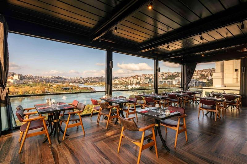 Ramada By Wyndham Istanbul Golden Horn - Restoran