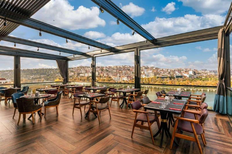Ramada By Wyndham Istanbul Golden Horn - Teras