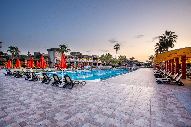 Pine Beach Belek - Havuz