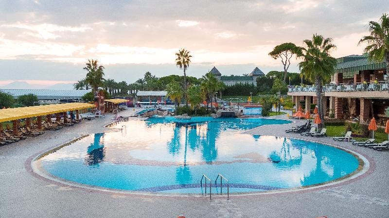 Pine Beach Belek - Havuz