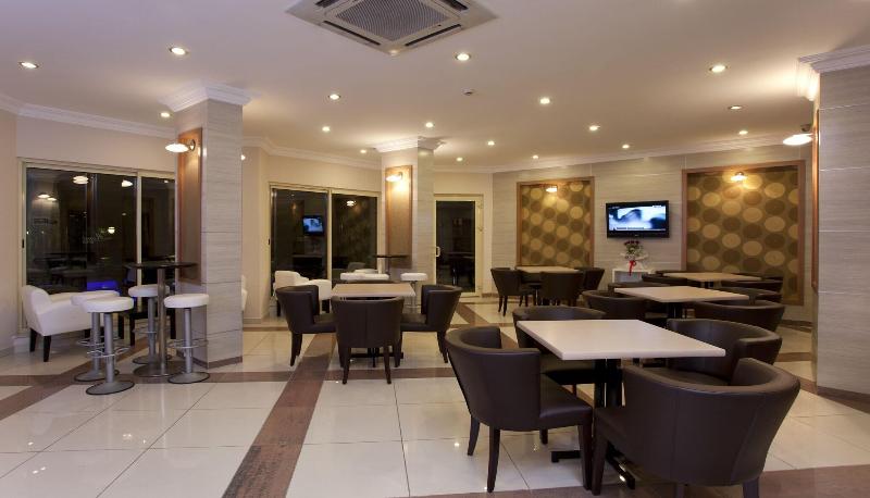 Remi Hotel - Lobi
