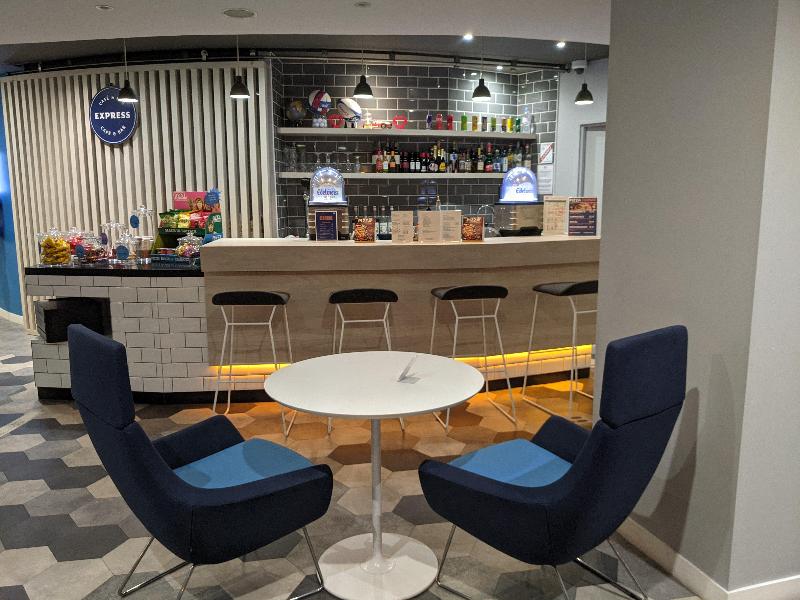 Holiday Inn Express Paris Velizy - Bar