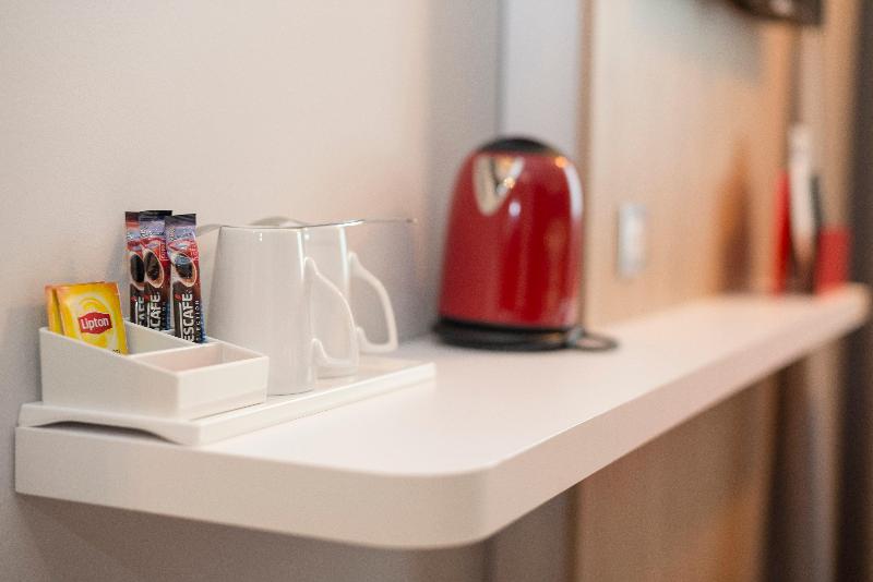 Holiday Inn Express Paris Velizy - Lobi