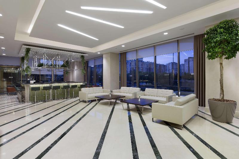 Hilton Garden Inn Istanbul Beylikduzu - Lobi