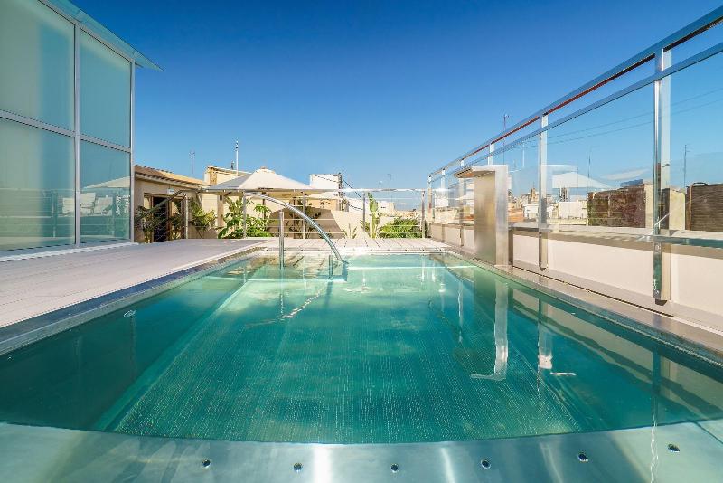 The Valentia Cabillers Hotel - Havuz