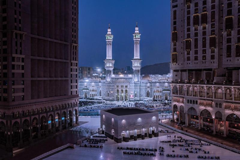 Conrad Makkah - Genel