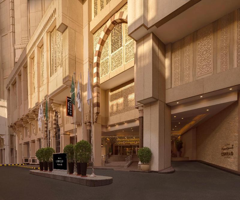 Conrad Makkah - Genel