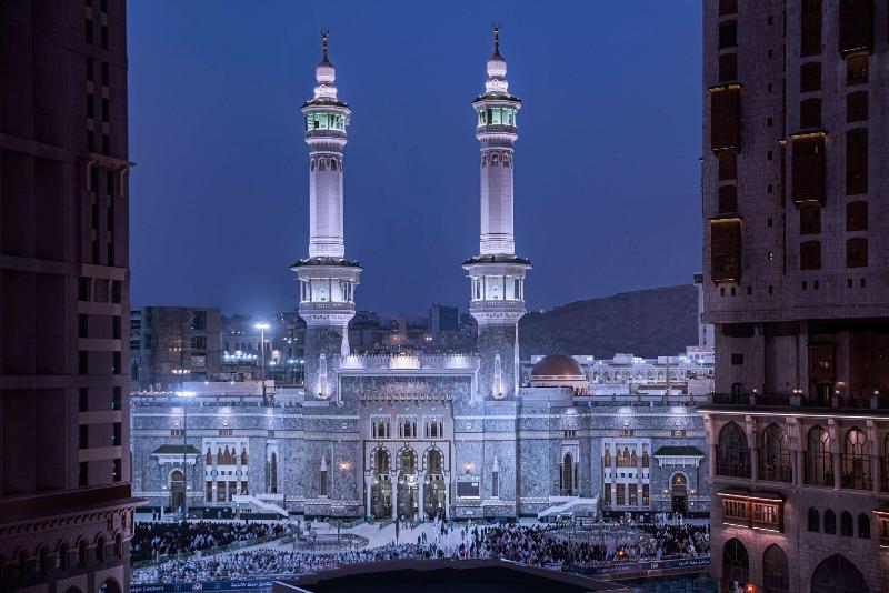 Conrad Makkah - Genel