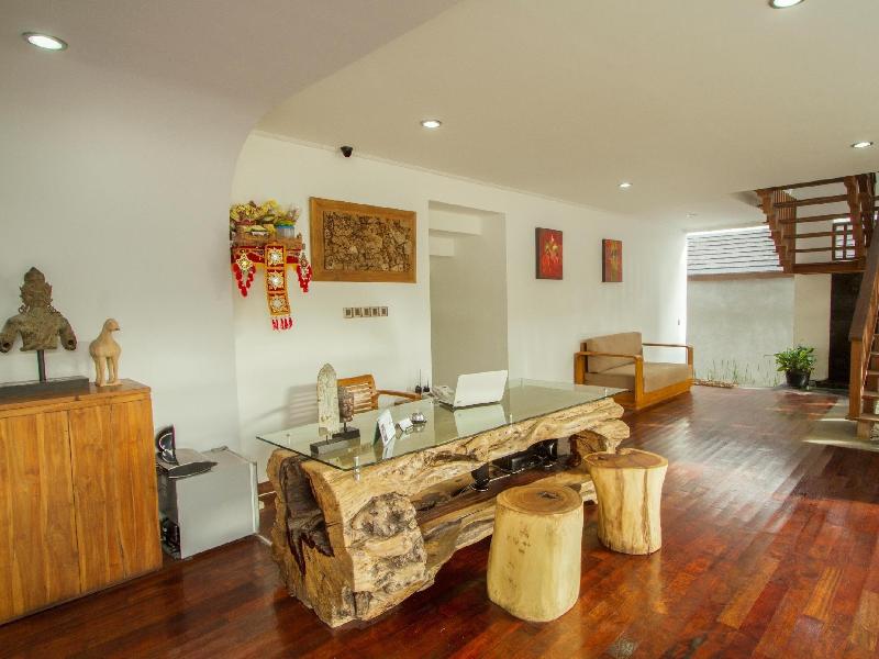 Delu Villas And Suites - Lobi