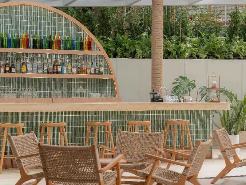 Andaman Beach Hotel Phuket Handwritten Collection - Bar