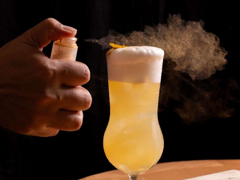 Andaman Beach Hotel Phuket Handwritten Collection - Bar