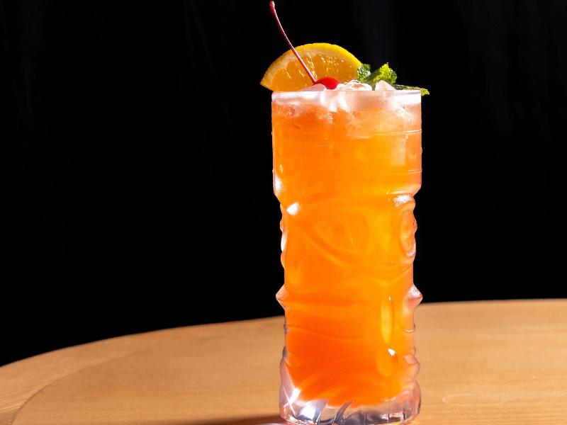 Andaman Beach Hotel Phuket Handwritten Collection - Bar