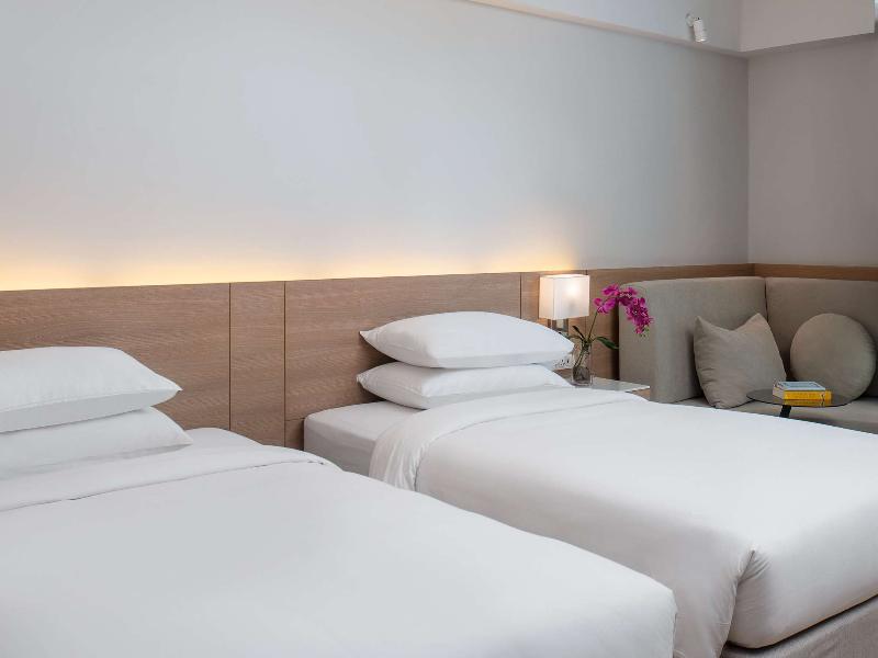 Andaman Beach Hotel Phuket Handwritten Collection - Oda