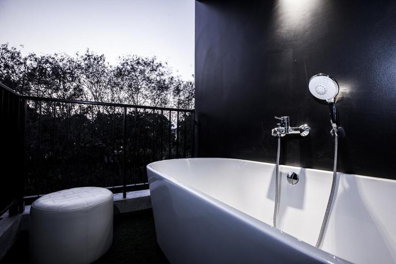 Blu Monkey Hub and Hotel Phuket - Oda