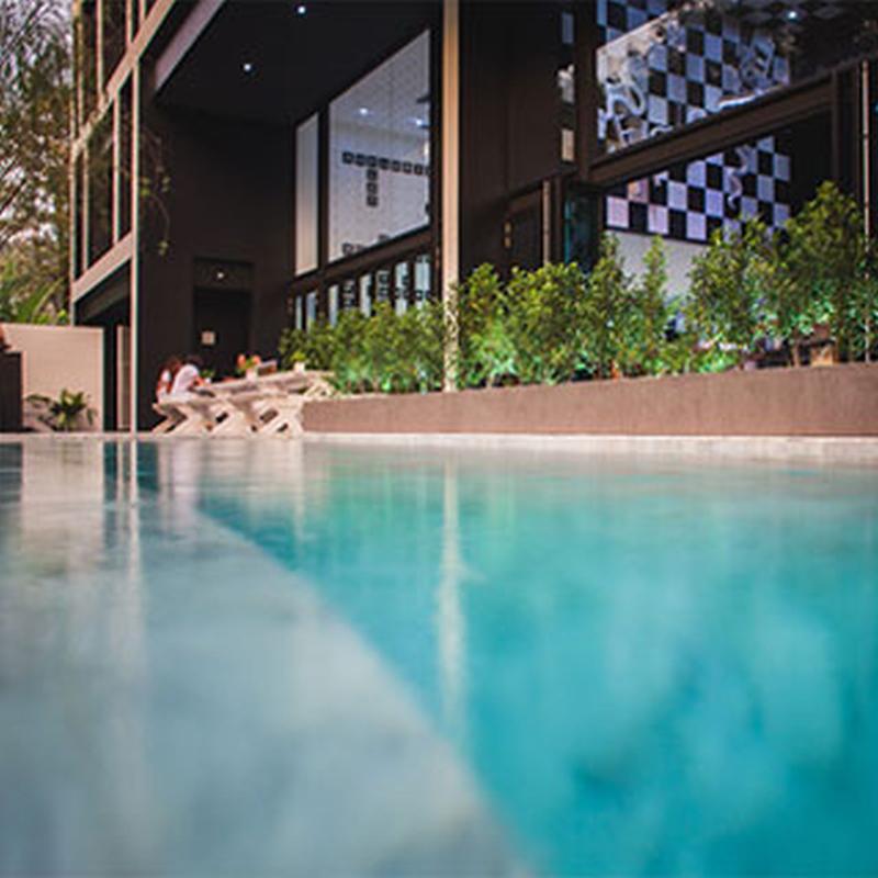 Blu Monkey Hub and Hotel Phuket - Havuz