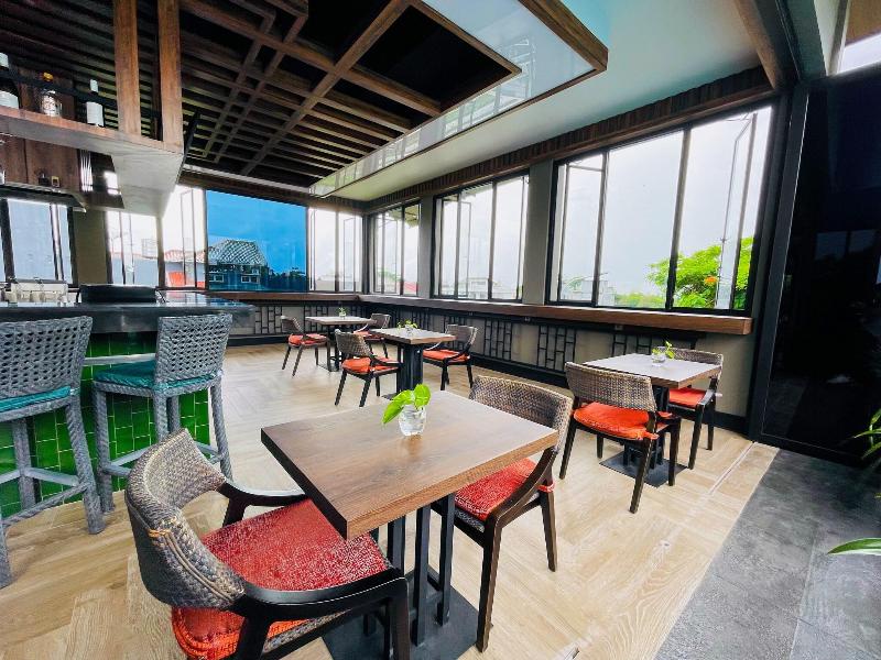 Lombok Astoria Hotel - Bar