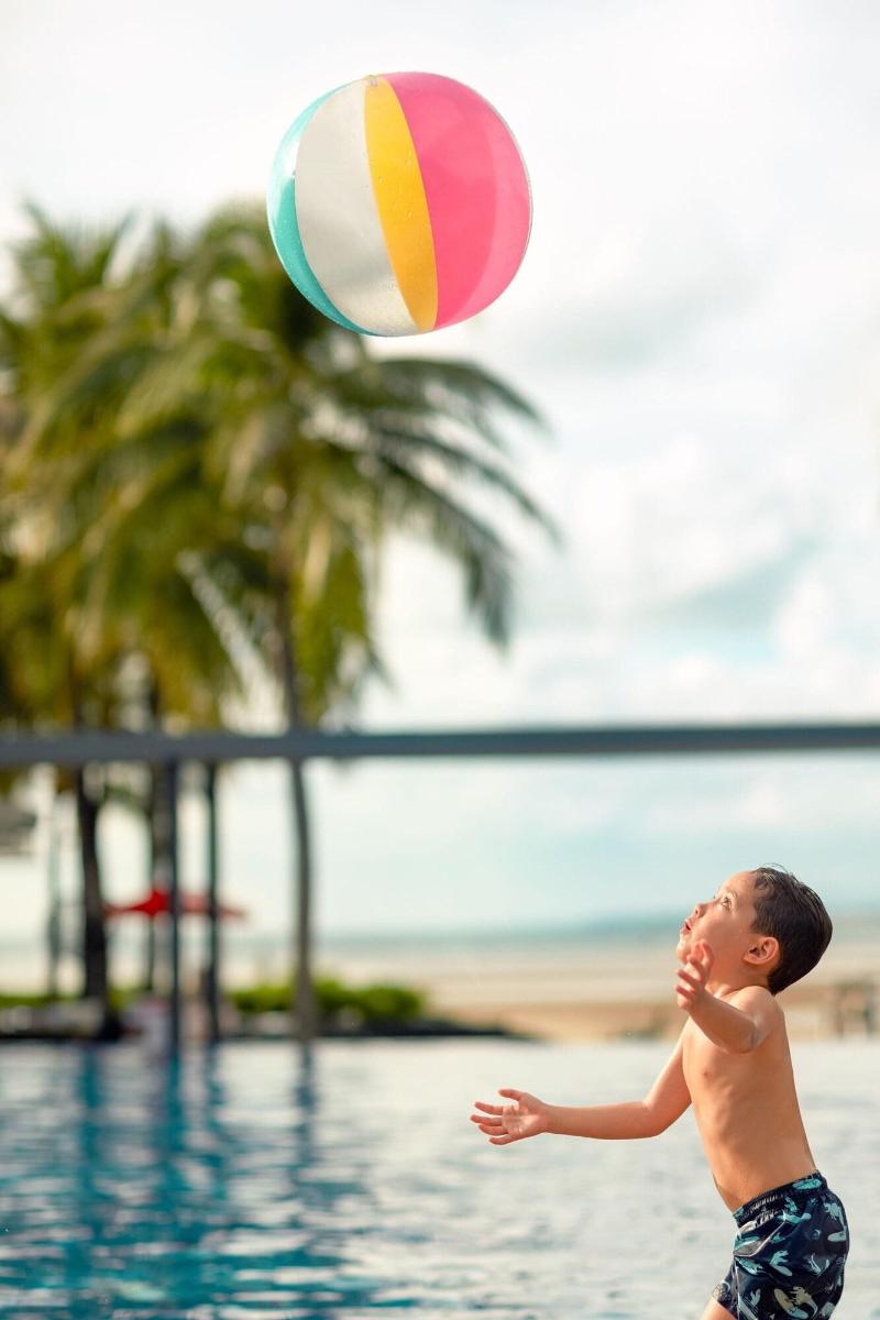 Phuket Marriott Resort and Spa, Nai Yang Beach - Havuz