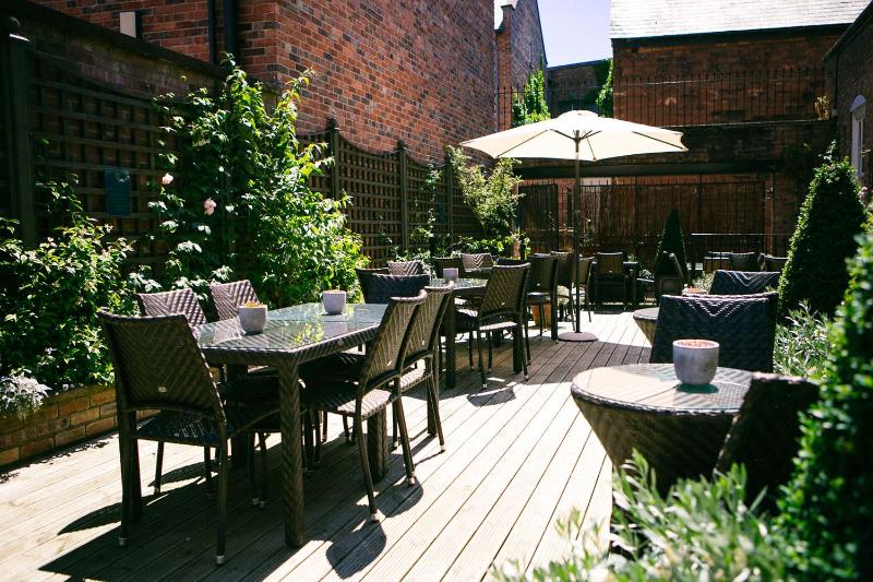 The Townhouse Chester - Genel