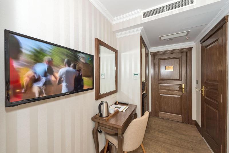 The Central Hotel - Genel