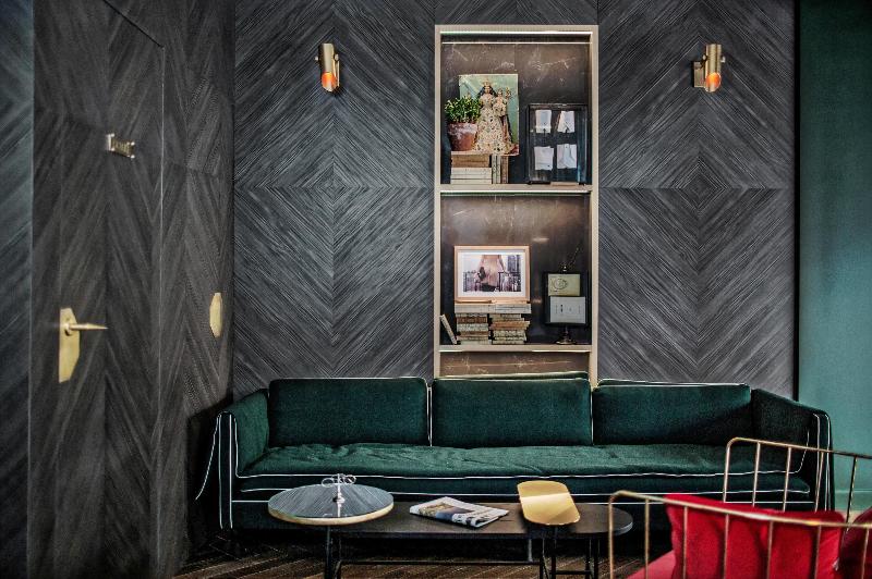 Handsome Hotel by Elegancia - Lobi