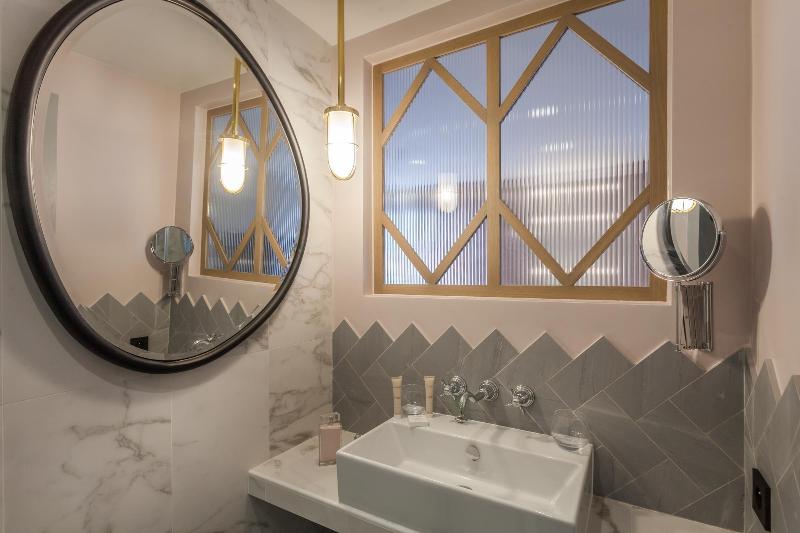Handsome Hotel by Elegancia - Oda