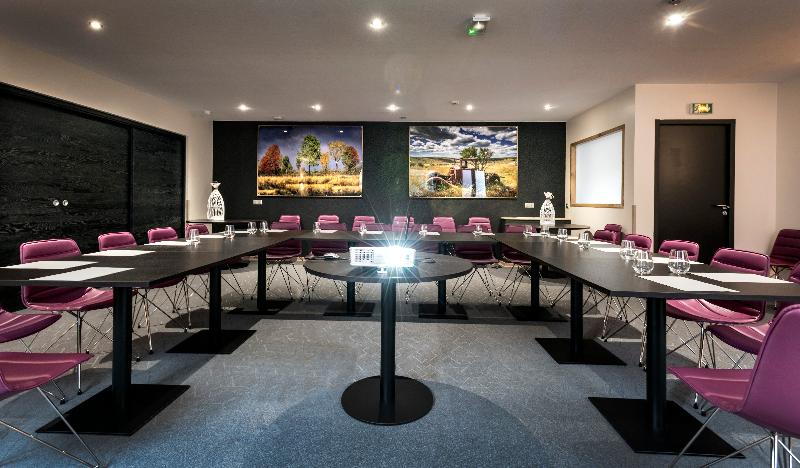 Hôtel Restaurant Les 2 Rives-Logis - Toplantı