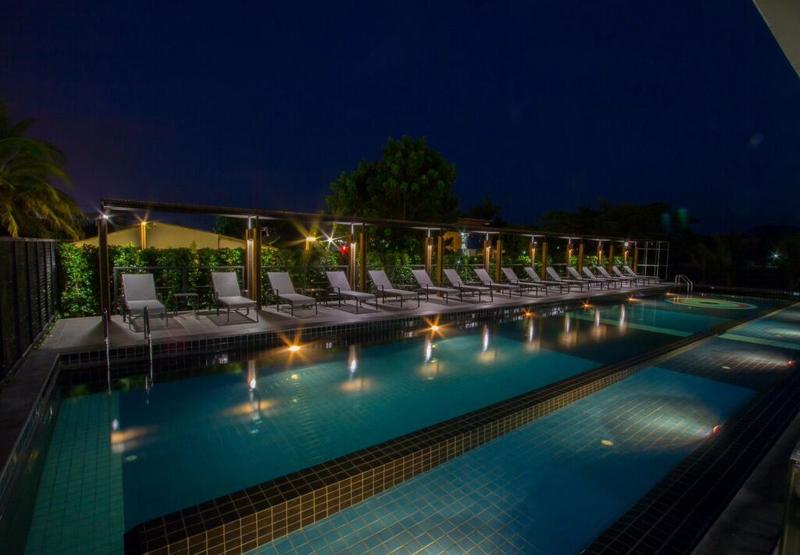 Sugar Marina Resort-AVIATOR-Phuket Airport - Havuz