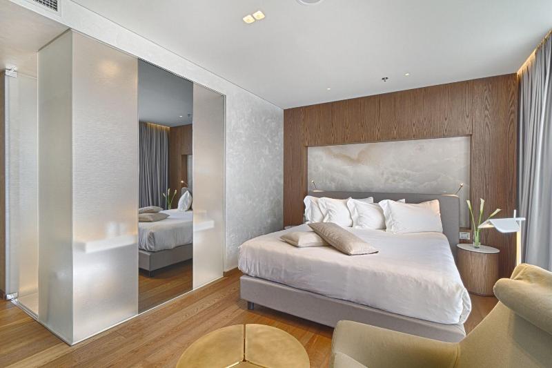Maritim Hotel Plaza Tirana - Oda