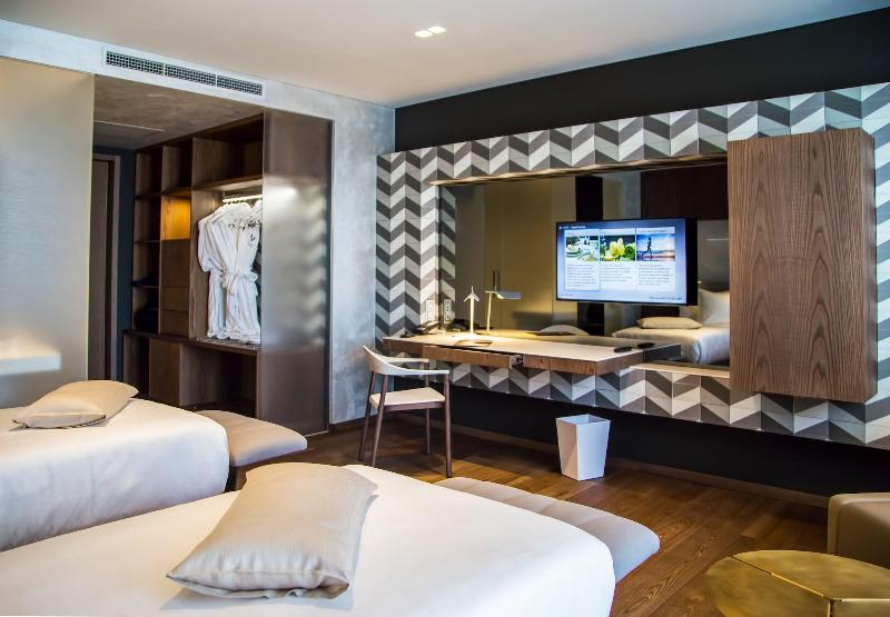 Maritim Hotel Plaza Tirana - Oda
