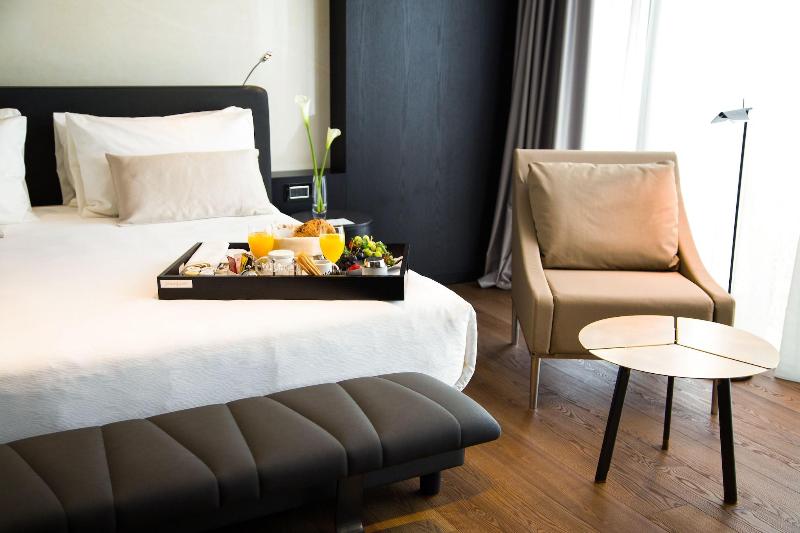 Maritim Hotel Plaza Tirana - Oda