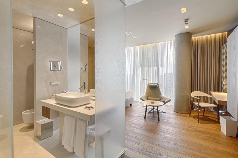 Maritim Hotel Plaza Tirana - Oda