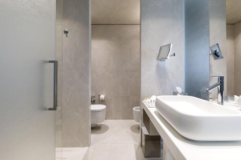 Maritim Hotel Plaza Tirana - Oda