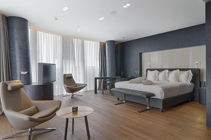 Maritim Hotel Plaza Tirana - Oda