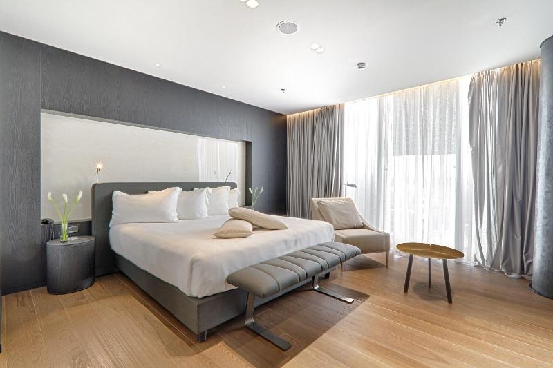 Maritim Hotel Plaza Tirana - Oda
