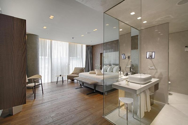 Maritim Hotel Plaza Tirana - Oda