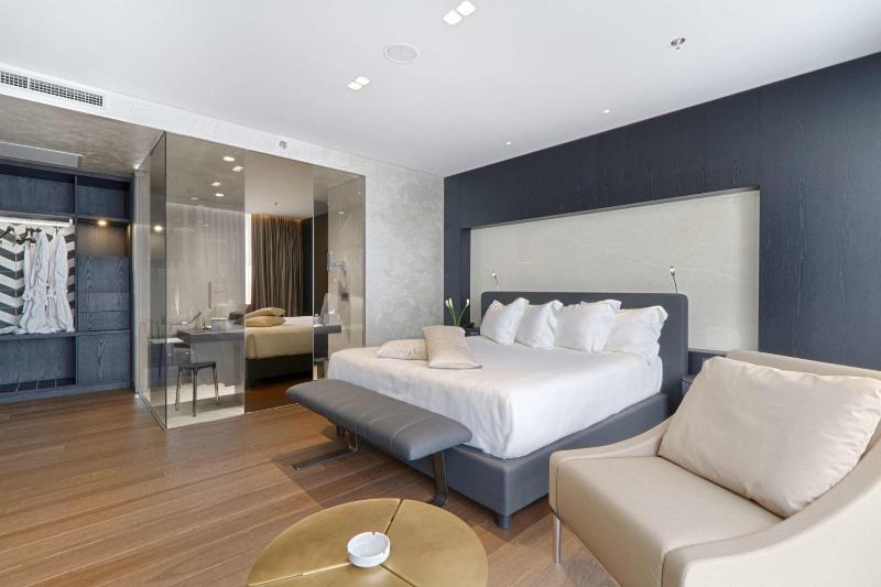 Maritim Hotel Plaza Tirana - Oda