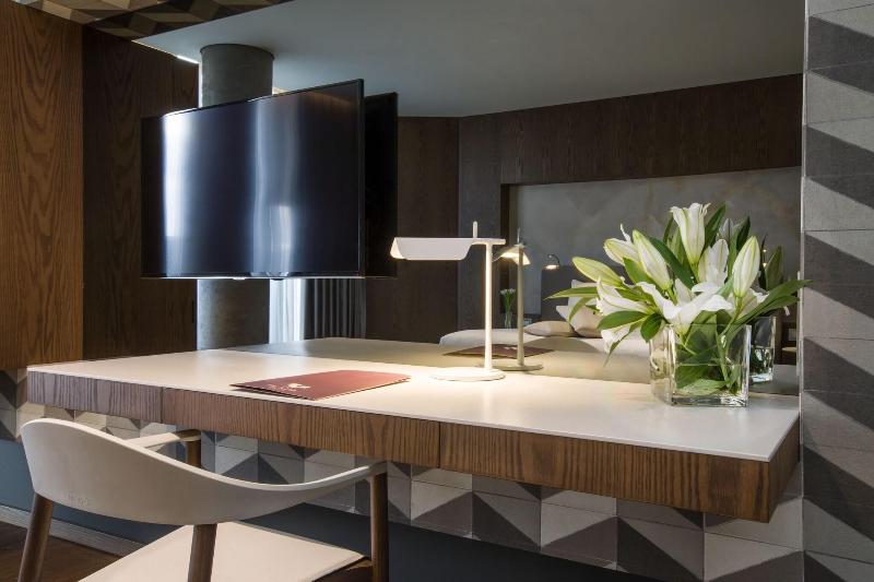 Maritim Hotel Plaza Tirana - Oda