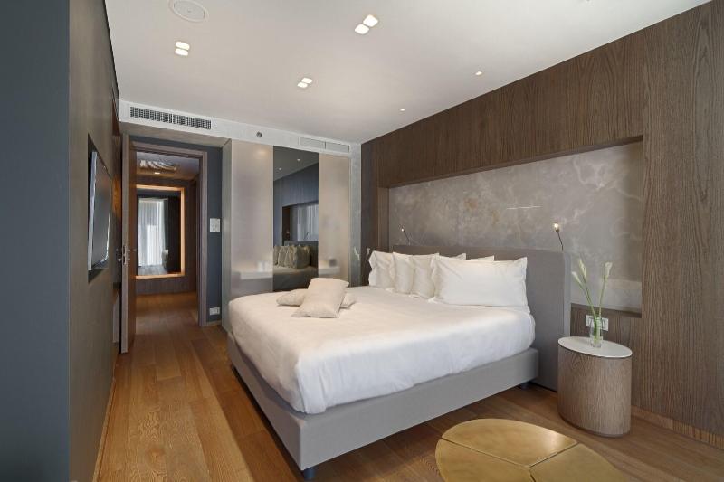 Maritim Hotel Plaza Tirana - Oda