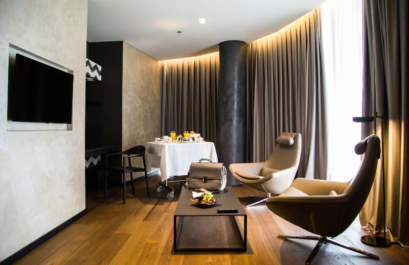 Maritim Hotel Plaza Tirana - Oda