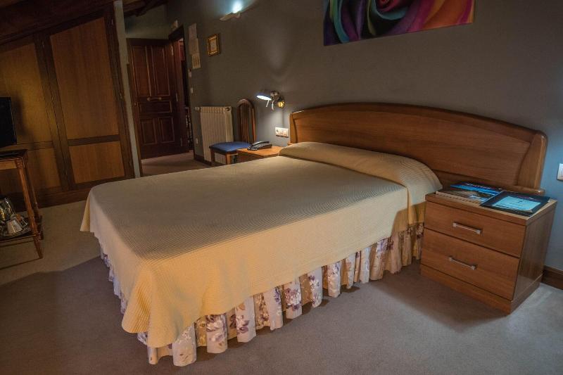 Gran Hotel Rural Cela - Oda