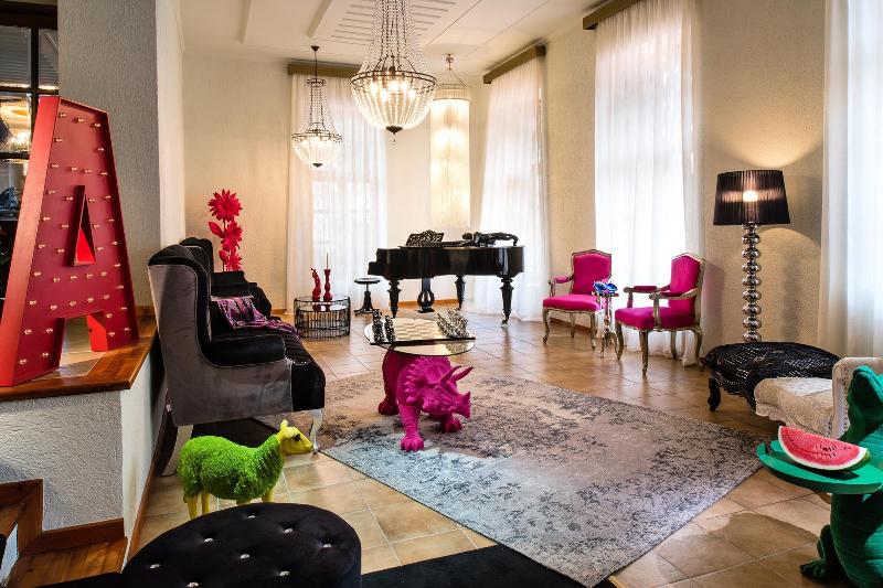 A For Art Hotel - Lobi